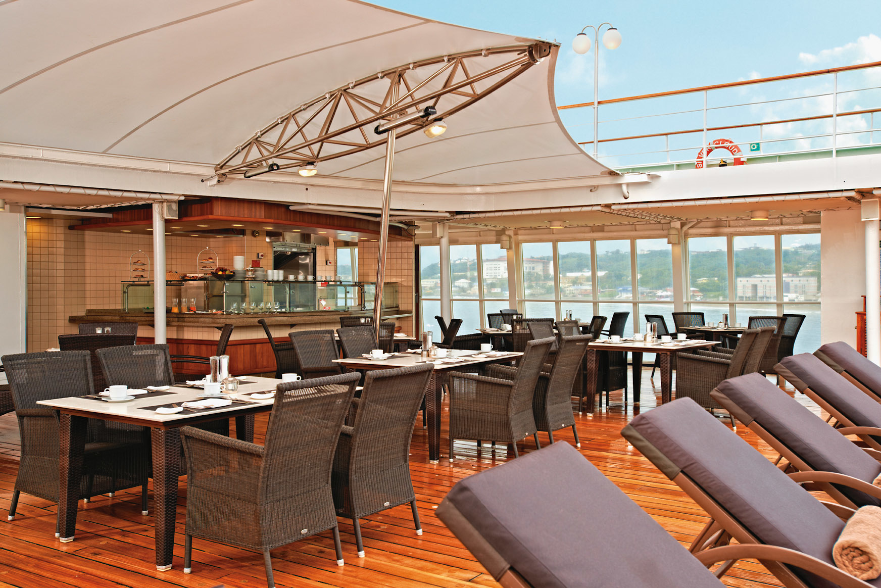 Silver Cloud - The Grill